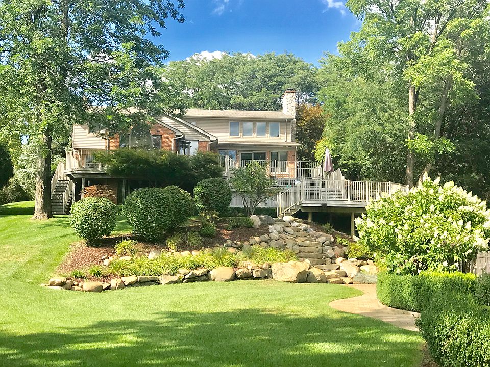 Very private backyard 