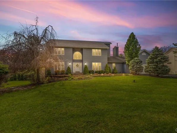 4520 Red Spruce Ln, Manlius, NY 13104