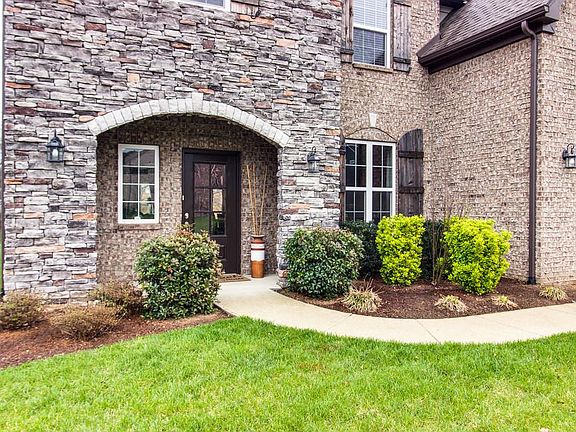 3rd image of 3039 Callaway Park Pl