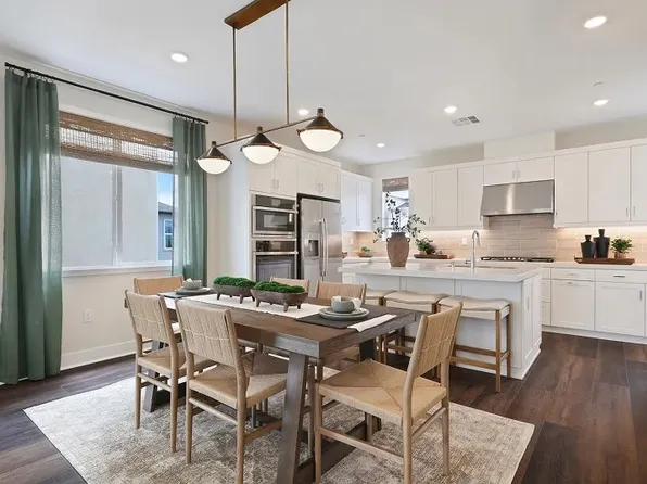 27461 N Limber Pine Pl, Valencia, CA 91381