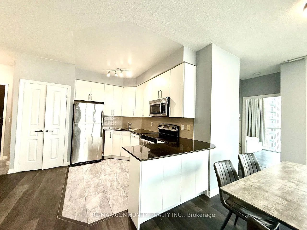 2 bed, $2,950 — Photo 3