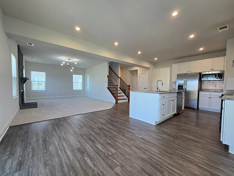 230 Green Lake Rd — Photo 2