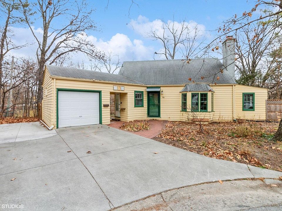 1st image of 420 Briarwood Pl