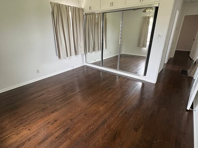 8516 Winsford Ave — Photo 13