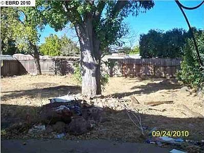 3rd image of 912 Orchard Ln