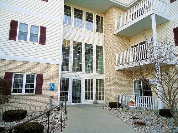 1st image of 715 Canterberry Ct Unit 205