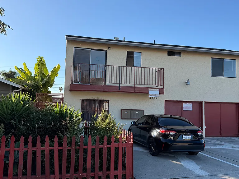 3662 Van Dyke Ave #7 — Photo 9