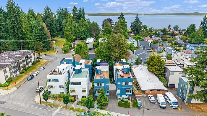 7325 Bainbridge Pl SW — Photo 40