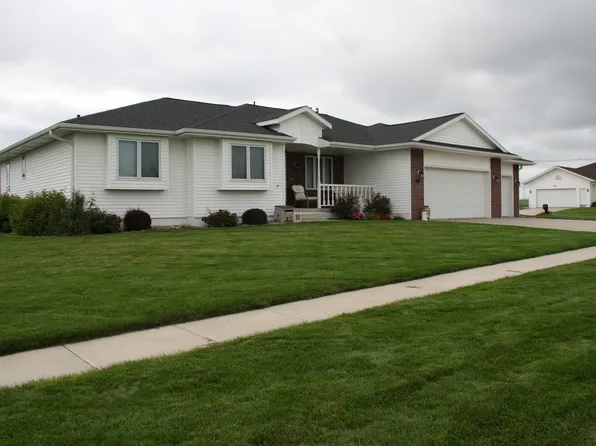 1005 Eastridge St, Norfolk, NE 68701