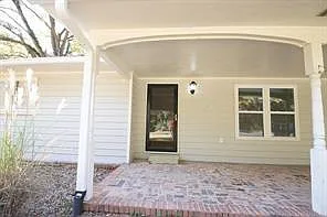 3 bed, 2.0 bath, 1260 sqft, $2,000 — Photo 2