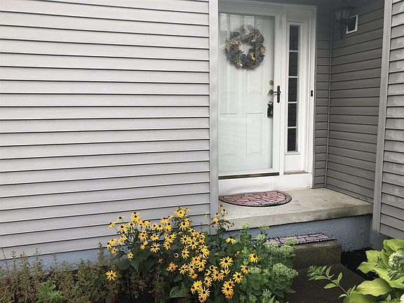4th image of 31 Old Birch Ln