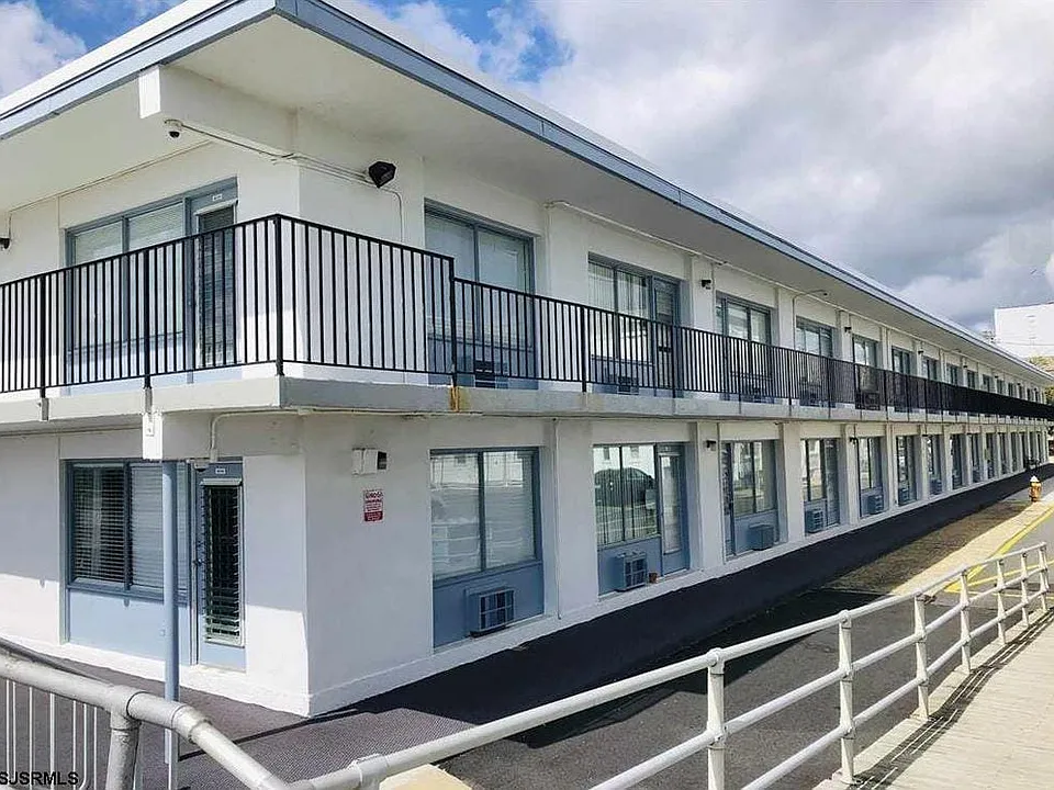 3501 Boardwalk #C207