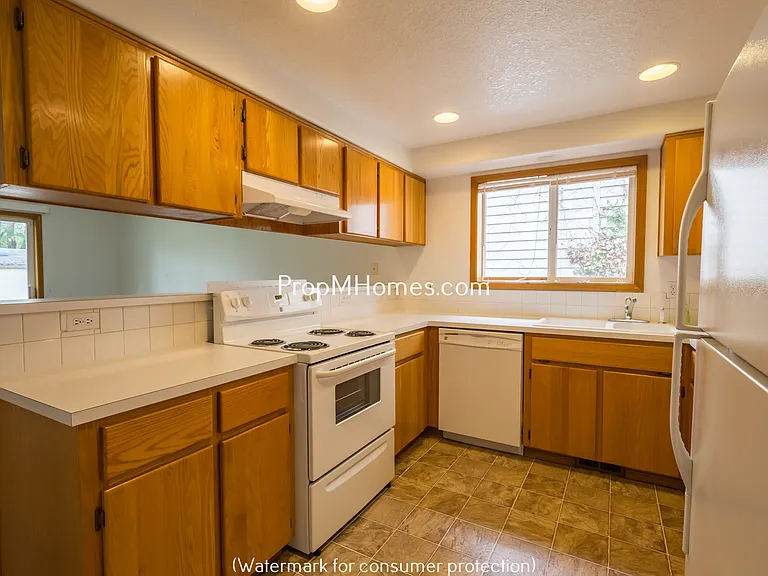 20765 SW Eggert Way — Photo 5