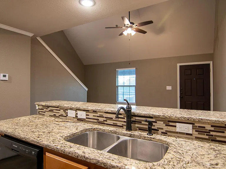 Creekside Apartments — Photo 32