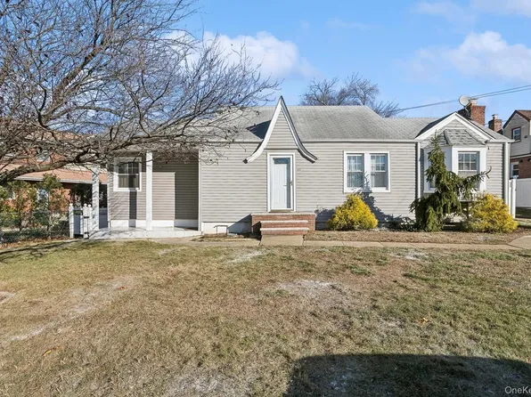 45 Ella Street, Valley Stream, NY 11580