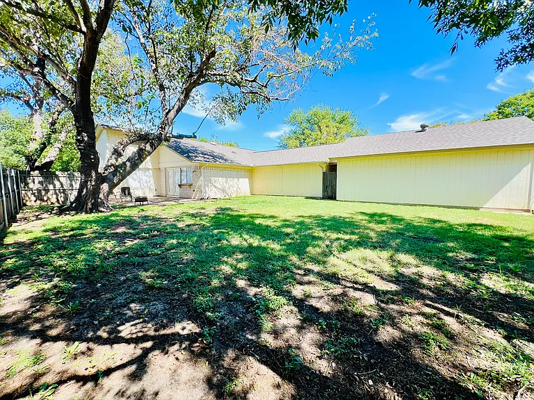 2102 Richwood Dr — Photo 36