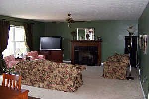 lrg. family room w gas frplc