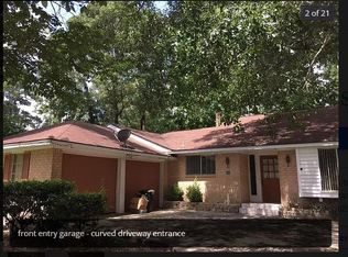 36 Greentree Ln, Conroe, TX 77304