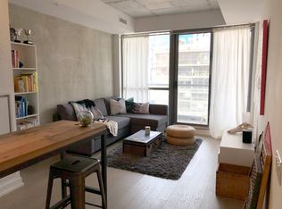 39 Brant St #806, Toronto, ON M5V0M8