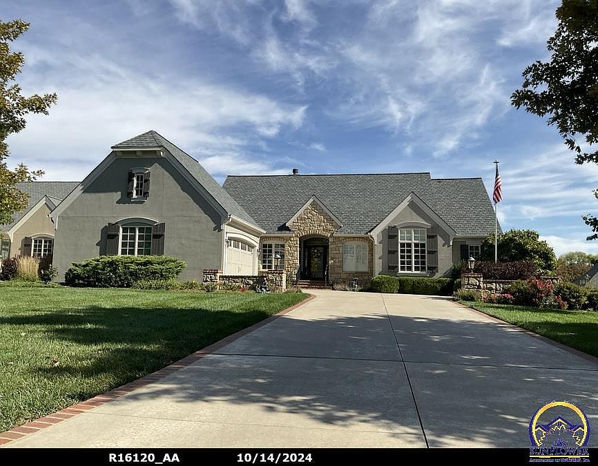 1st image of 1012 SW Dartmoor Ln