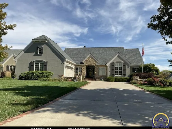 1012 SW Dartmoor Ln, Topeka, KS 66604