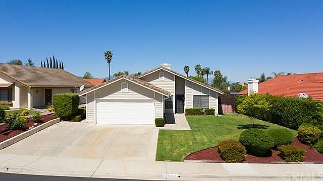 1st image of 25267 Madrone Dr