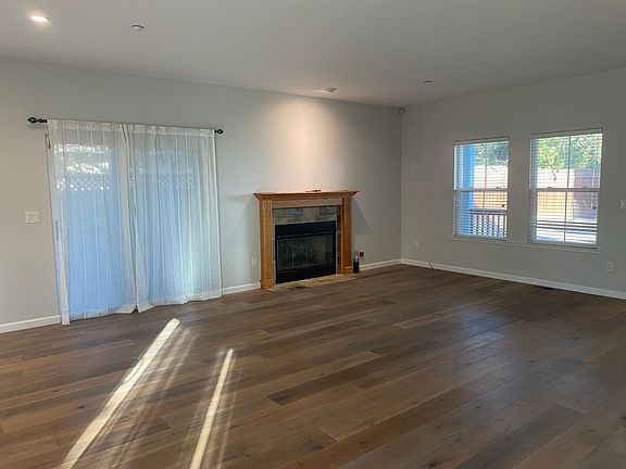 5th image of 325 Arbor Ave