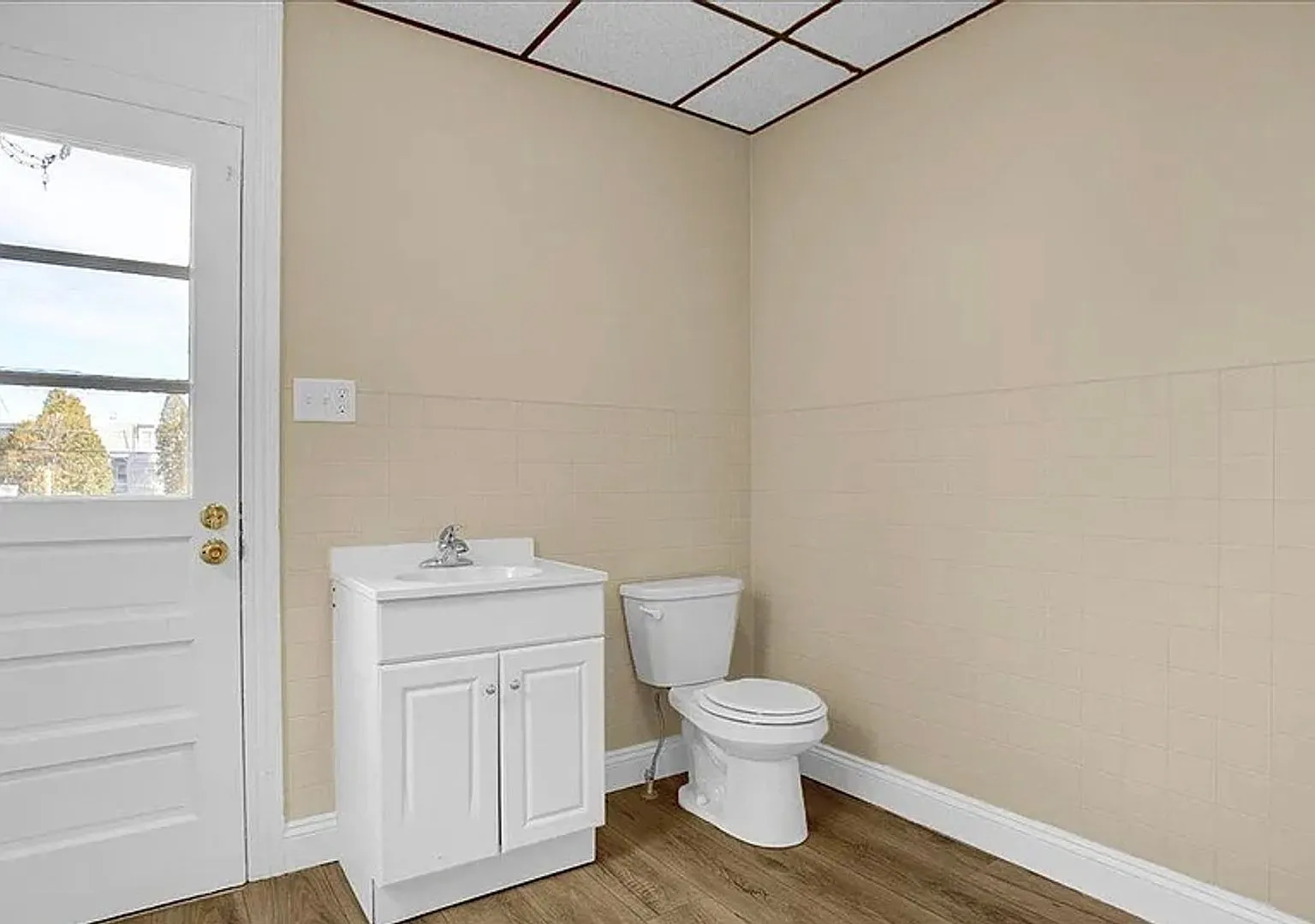Spacious 5 Bedroom House — Photo 4