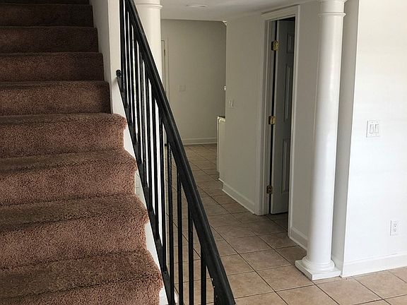 2nd image of 1802 Jackson Ave W APT 3