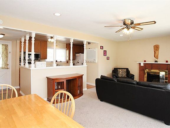 4th image of 1410 Helmond Ln