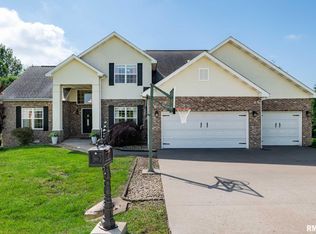 1403 Paulie Rd, Carterville, IL 62918