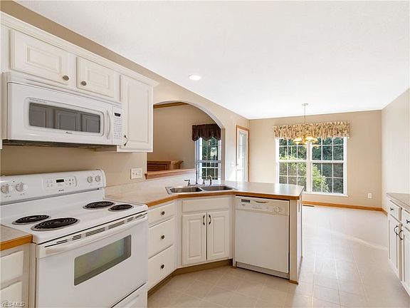 4th image of 5082 Catawba Place Ln