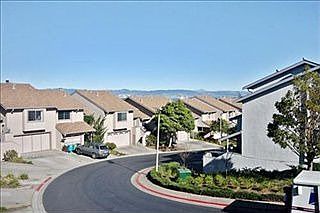 2nd image of 322 Bayview Cir