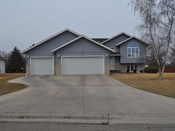 2nd image of 918 Sommerset Blvd