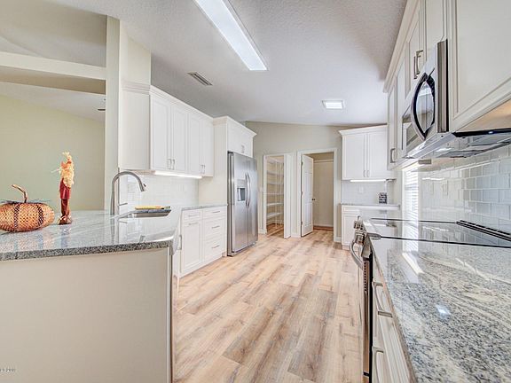 5th image of 1367 Auburn Lakes Dr