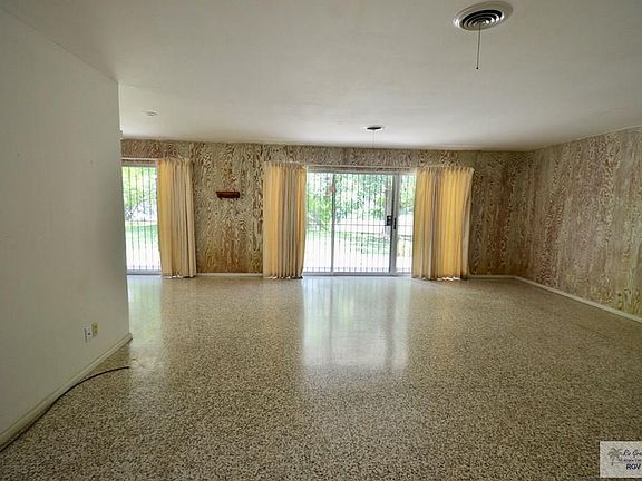 5th image of 115 Poinciana Dr