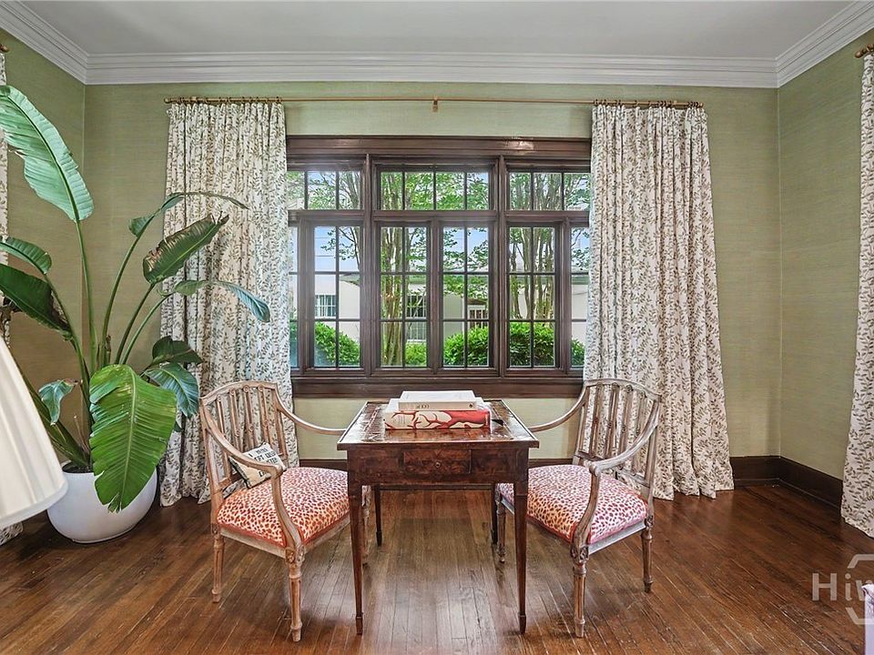 22nd image of 27 E 49th Street