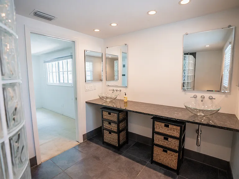 4819 W San Miguel St — Photo 73
