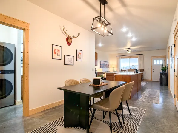 671 Valley View Dr, Sheridan, WY 82801