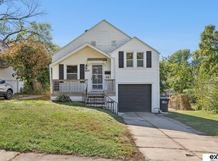 5831 Lake St, Omaha, NE 68104