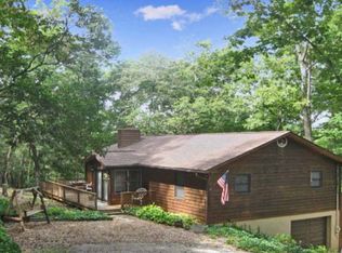 201 Highland Woods Dr, Franklin, NC 28734