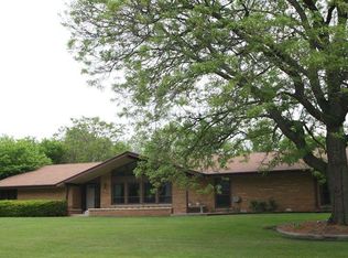 6025 Parkview Rd, Greendale, WI 53129