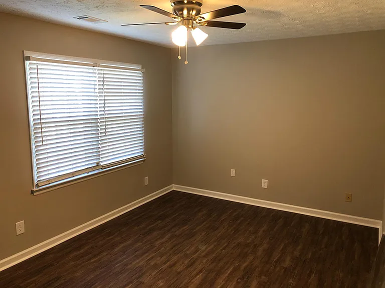 4063 Stephanie Ct NW — Photo 9