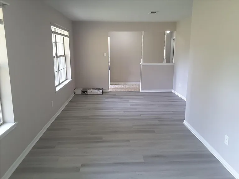 18521 Railroad Ave — Photo 6