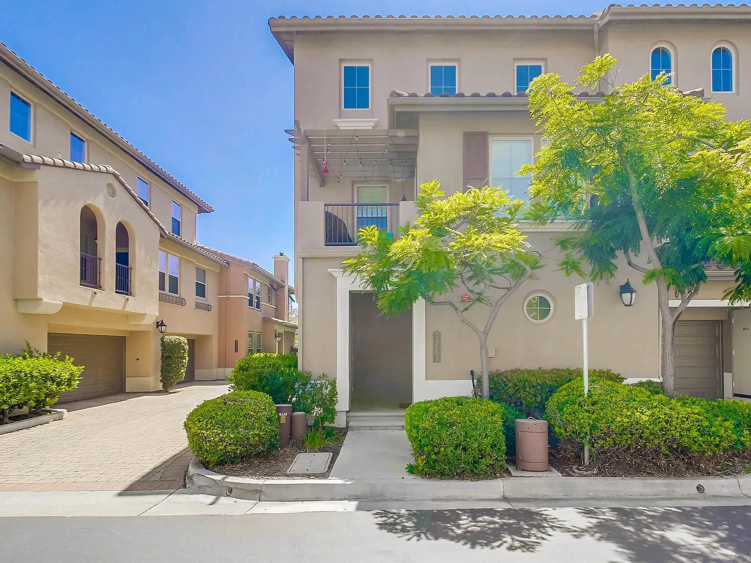 3 bed, 1735 sqft, $4,300 — Photo 3