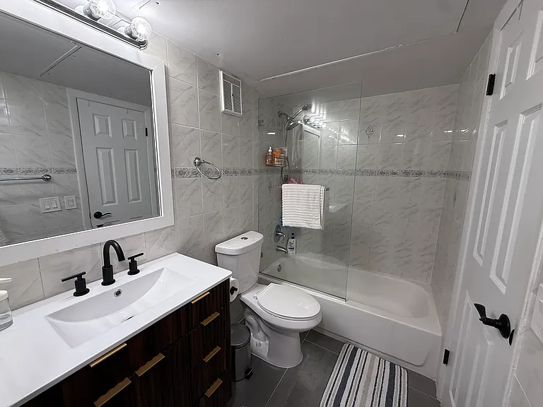 17580 NW 67th Pl #1-P — Photo 6