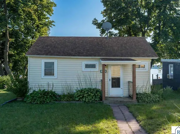 614 Doran Dr, Madison Lake, MN 56063