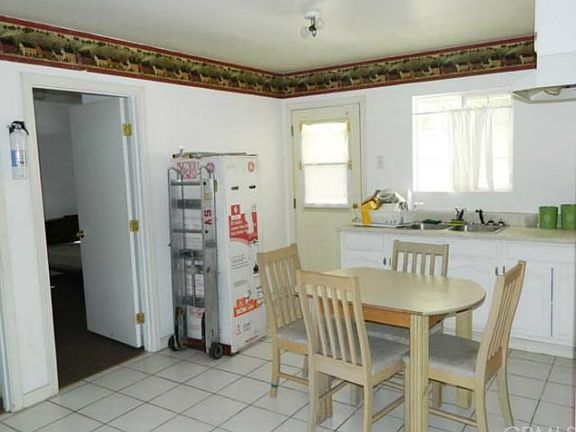 3rd image of 439 N Rowan Ave