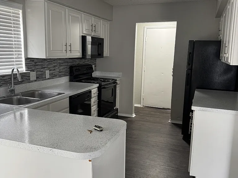 5976 Westcreek Ct N — Photo 3