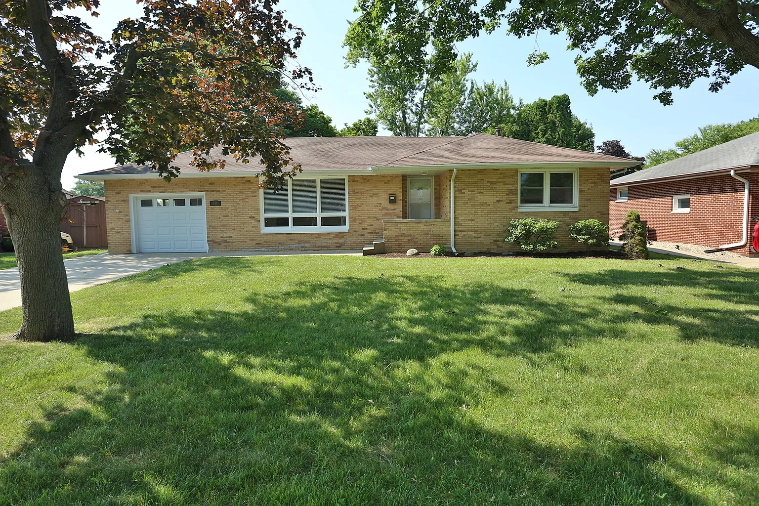 396 Highland Dr photo 1